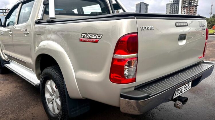 T. Hilux D/C 4×2 SRV