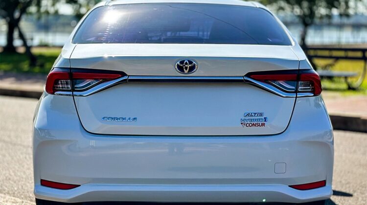 T. Corolla Altis HV
