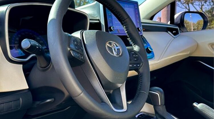 T. Corolla Altis HV