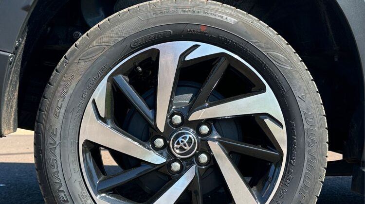TOYOTA RUSH AUT