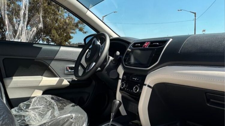 TOYOTA RUSH AUT