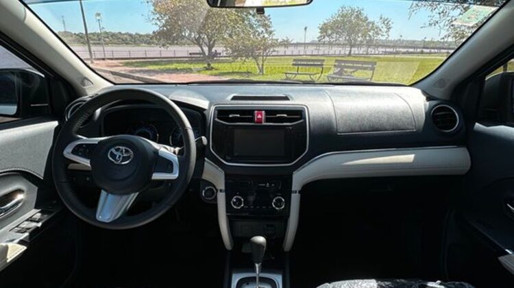 TOYOTA RUSH AUT