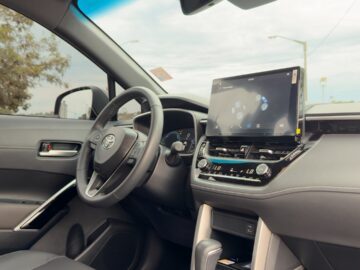 T. Corolla Cross HV 2026