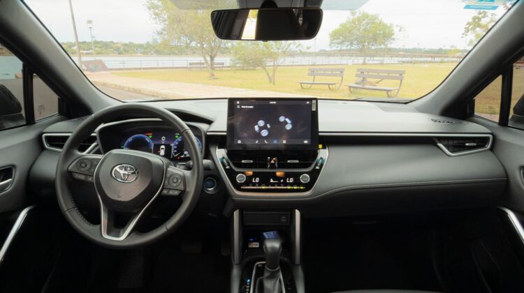 T. Corolla Cross HV 2026