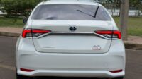 T. Corolla Sedan