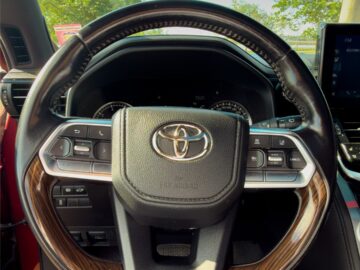 T. Land Cruiser